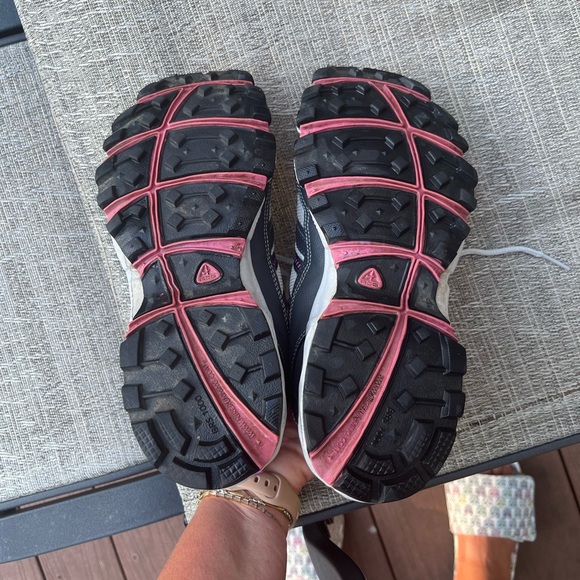 Nike Trail Running Shoes, women size 8.5, very good condition. - Picture 6 of 6